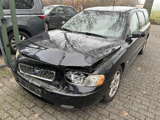 skadebil auto Volvo V-70 2.5 T Summum  Automaat 2005/1