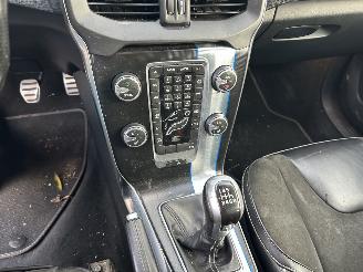 Volvo V-40 2.0  D2   R -Design picture 12