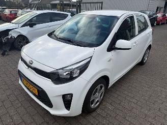 krockskadad bil auto Kia Picanto 1.0 DPI  Comfortline 2021/2