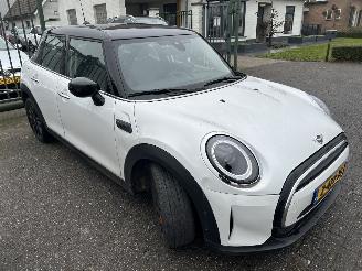 Mini Cooper Camden 1.5 Automaat    ( 7085 KM ) picture 3
