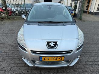 Peugeot 5008 1.6   ( 7 persoons ) picture 2