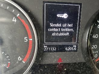 Volkswagen Crafter 2.0 TDI  Automaat Bakwagen met Laadklep.    (  Motorschade ) picture 9