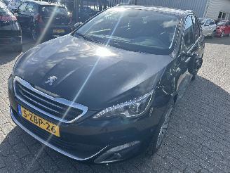 skadebil auto Peugeot 308 SW  1.2 E-THP  Automaat 2014/12