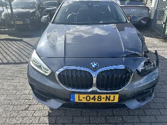 BMW 1-serie 118i  Automaat   5 Drs picture 2