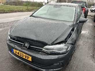 krockskadad bil auto Volkswagen Polo 1.0 TSI 2020/10