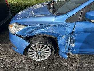 Ford Focus 1.6  HB picture 3