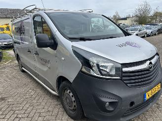 krockskadad bil bedrijf Opel Vivaro 1.6 CDTI   ( 75849 Km ) 2019/4