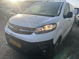 krockskadad bil bedrijf Opel Vivaro 1.5 CDTI  L2H1 2022/7