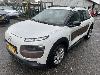 krockskadad bil auto Citroën C4 cactus 1.2 PureTech Feel 2015/6