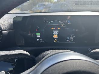 Mercedes A-klasse 250 E Sedan EQ power Automaat picture 18