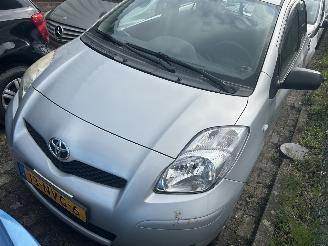 Vrakbiler auto Toyota Yaris 1.0 VVTi Acces 2010/11