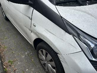 Toyota Aygo 1.0 VVT-I   X-Fun picture 4