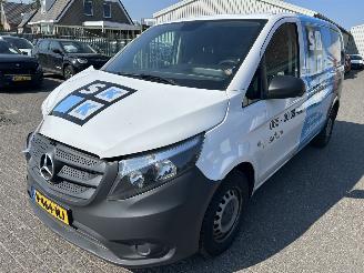 krockskadad bil bedrijf Mercedes Vito 109 CDI  Functional Lang 2018/6