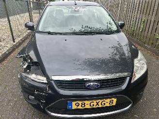 Ford Focus 2.0 Sedan Ghia picture 2