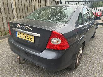 Ford Focus 2.0 Sedan Ghia picture 5