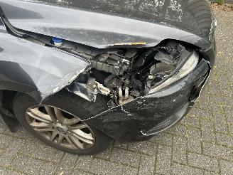 Ford Focus 2.0 Sedan Ghia picture 4