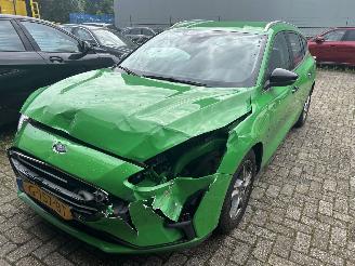 krockskadad bil auto Ford Focus 1.5 TDCI  Stationcar 2019/8