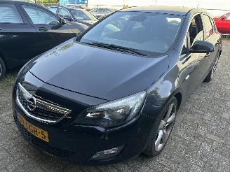 skadebil auto Opel Astra 1.4 Turbo Sport   5 Drs 2010/4