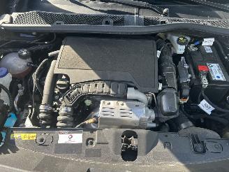 Peugeot 2008 1.2 PureTech 130 GT  Automaat picture 16