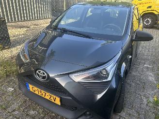 krockskadad bil auto Toyota Aygo 1.0 VVTi  5 Drs 2020/1