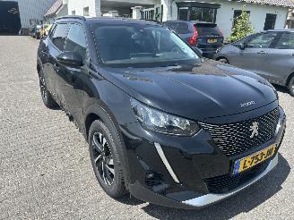 Peugeot 2008 1.2 PureTech  Allure Pack picture 3