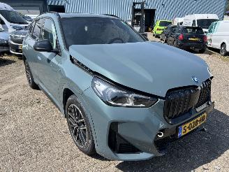 BMW iX1 xDrive  3.0 Launch Edition  67 kWh M pakket-Leer-Panoramadak picture 4