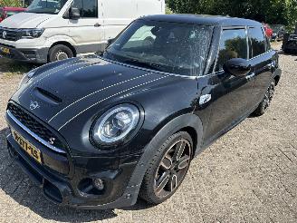 Damaged car Mini Cooper S 2.0 Automaat  John Works Cooper  ( Leer - Panoramadak ) 2020/7