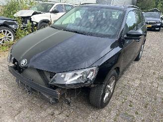 skadebil auto Skoda Fabia Stationcar 1.0 TSI  Drive 2018/4