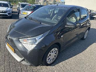 skadebil auto Toyota Aygo 1.0 VVT-i  x-Play   ( Diefstal radio ) 2021/8
