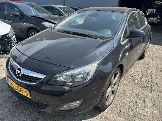 Schadeauto Opel Astra 1.4 Turbo   5 Drs 2010/4