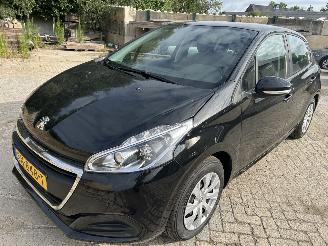Schadeauto Peugeot 208 1.2 PureTech  5 drs  ( 63491 KM ) 2018/5