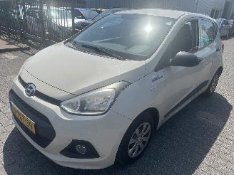 krockskadad bil auto Hyundai I-10 1.0i-Drive 2014/2