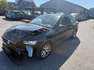 Avarii autoturisme Seat Leon Sportstourer 1.0 eTSI Style Business  Automaat 2023/11