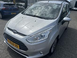 Schadeauto Ford B-Max 1.0 Ecoboost Titanium  ( 78131 Km ) 2013/5