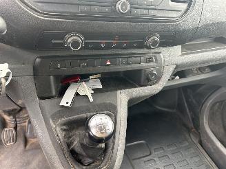 Toyota Proace 1.6 D -4D Cool Comfort picture 11