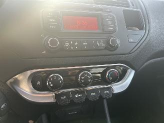 Kia Rio 1.2i  5 drs picture 7