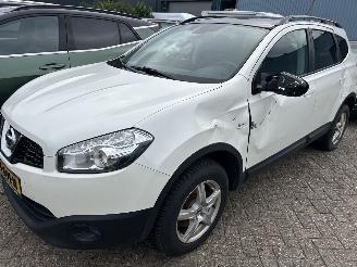 skadebil auto Nissan Qashqai 1.6 Connect Edition +2 2013/6