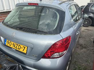 Peugeot 207 1.6  Automaat  5 Drs picture 4
