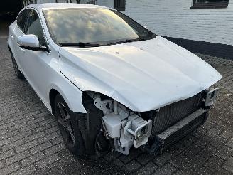 Volvo V-40 2.0 D   R Design picture 3
