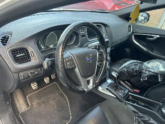 Volvo V-40 2.0 D   R Design picture 15