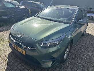 skadebil auto Kia Ceed Stationcar 1.5 T-GDI DynamicLine 2023/2
