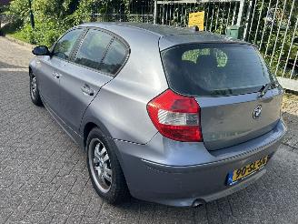 BMW 1-serie 116i   5 Drs picture 5