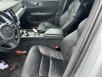 Volvo V-60 2.0  B3  Automaat Essential Edition picture 11