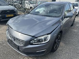 Auto incidentate Volvo S-60 1.5  T3   Automaat 2015/8