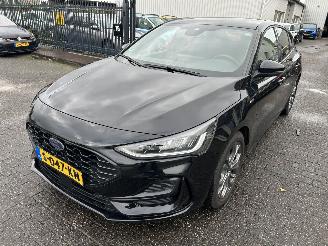 skadebil auto Ford Focus 1.0 Hybrid  ST Line X  ( Panoramadak ) 2023/2
