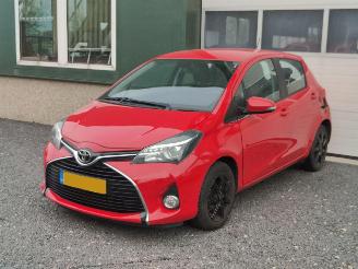 krockskadad bil auto Toyota Yaris 1. VVT-i Lounge Clima Cruise Navi 2014/1