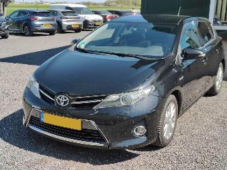 Vaurioauto  passenger cars Toyota Auris 1.8 Hybrid Lease + Aut. Pano Navi 2014/11