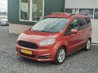 skadebil auto Ford Tourneo Courier 1.0 Titanium Clima 2015/1