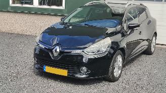damaged passenger cars Renault Clio Estate 0.9 TCE Dynamique Navi Trkhaak Cruise 2017/5
