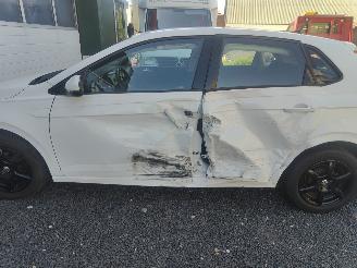 Volkswagen Polo 1.0 MPI Comfortline Navi Clima picture 8